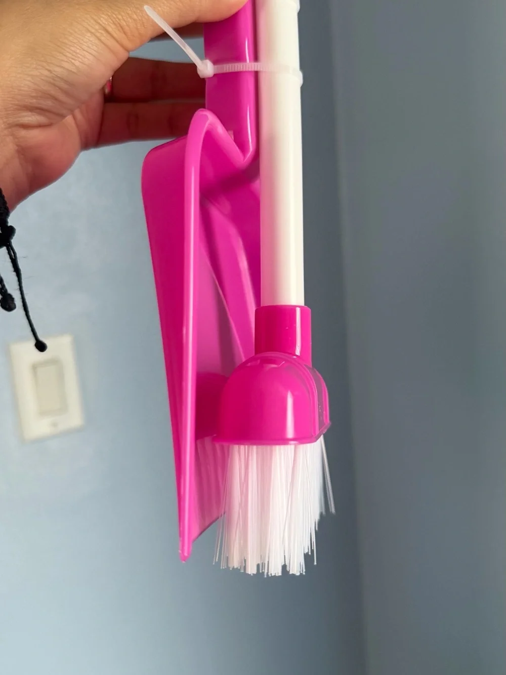 Kid’s cleaning pretend toy Dustpan & Broom Set in Bright Pink